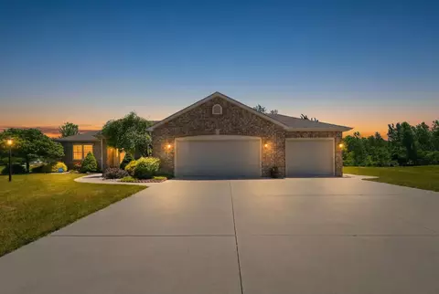 103 Mactavish Ct, Angola, IN 46703