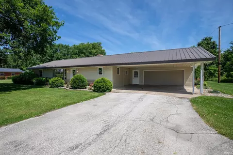 1336 Lincoln Hwy, Bourbon, IN 46504