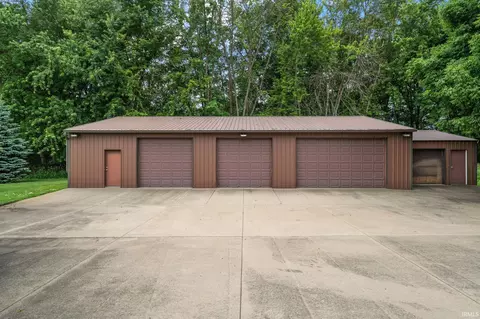Exterior - 2481 Oak Tree Cir, Winamac, IN 46996 photo 5 of 8