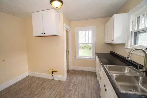 Kitchen - 809 E Fairview Ave, South Bend, IN 46614 photo 3 of 3