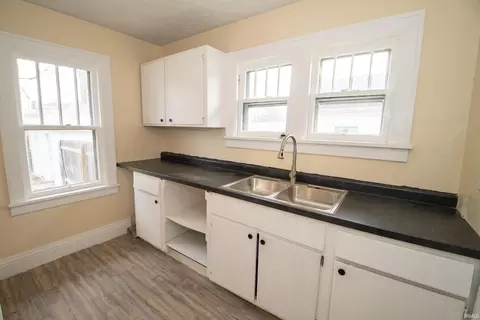 Kitchen - 809 E Fairview Ave, South Bend, IN 46614 photo 2 of 3