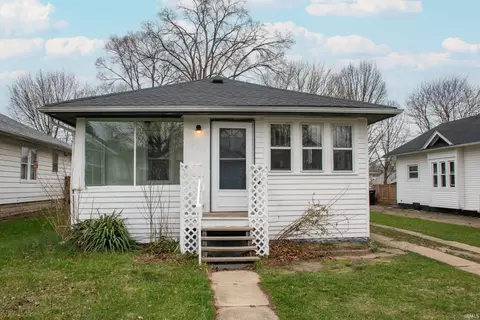 809 E Fairview Ave, South Bend, IN 46614