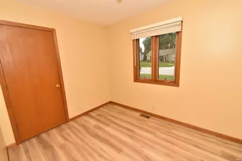 Bedroom - 1012 E 3rd St, Fowler, IN 47944 photo 8 of 10