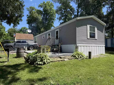 32 Ems W14a Ln, North Webster, IN 46555
