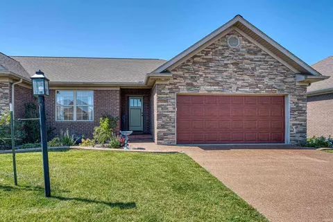 9905 Arbor Lake Dr, Newburgh, IN 47630
