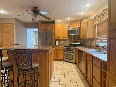 407 E Main St, Loogootee, IN 47553 photo 6
