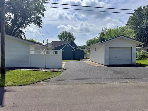 407 E Main St, Loogootee, IN 47553 photo 21