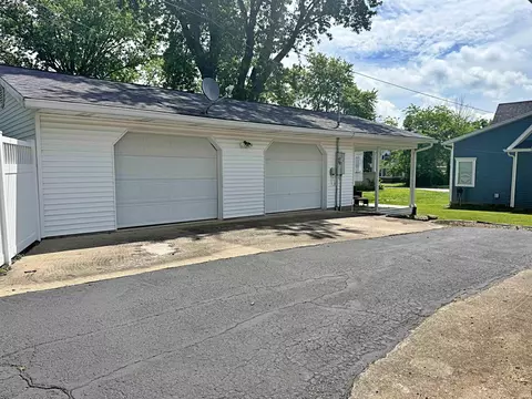 407 E Main St, Loogootee, IN 47553 photo 19