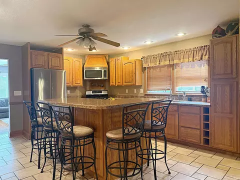 407 E Main St, Loogootee, IN 47553 photo 5