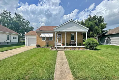 402 W Sycamore St, Washington, IN 47501