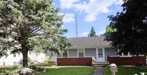 104 E 1st St, Fowler, IN 47944