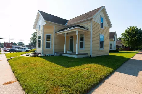 206 W Gibson St, Haubstadt, IN 47639