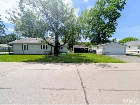 Exterior - 2318 E 8th St, Muncie, IN 47304 photo 5 of 7