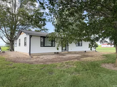 6740 E 700 N Rd, Rochester, IN 46975