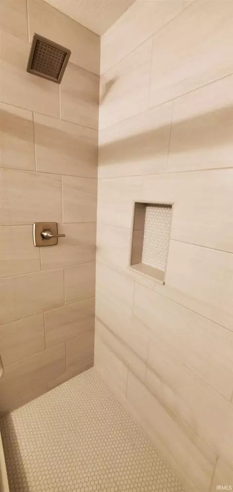 Bath - 60 E 9th St, Peru, IN 46970 photo 2 of 3