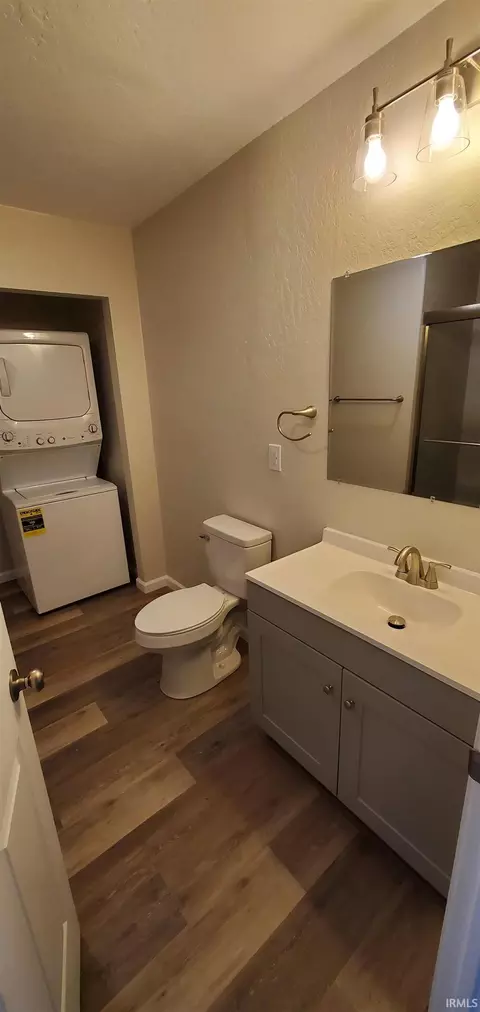 Bath - 60 E 9th St, Peru, IN 46970 photo 1 of 3