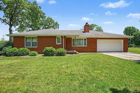 1526 S Main St, Mishawaka, IN 46544
