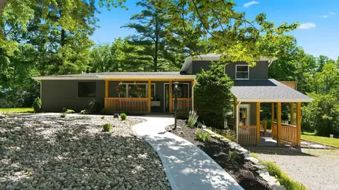 7511 W County Line Rd, Roanoke, IN 46783