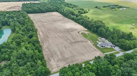 15901 Brunson Rd, Hoagland, IN 46745