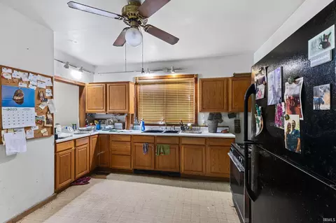 Kitchen - 914 W 3rd St, Bloomington, IN 47404 photo 2 of 2