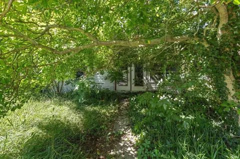 914 W 3rd St, Bloomington, IN 47404