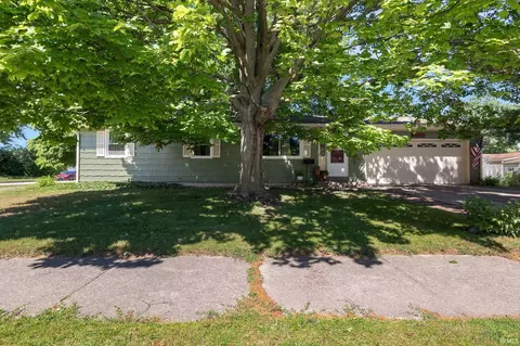1903 Sarah St, Mishawaka, IN 46545