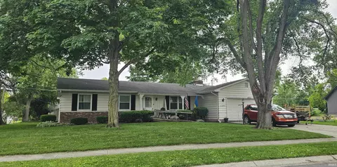 1816 Forest Valley Dr, Fort Wayne, IN 46815