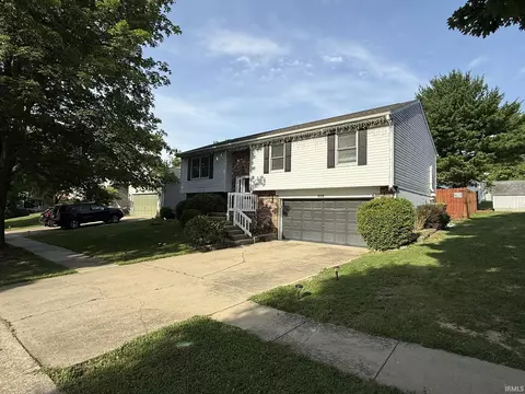 906 S Rolling Rock Dr, Bloomington, IN 47403