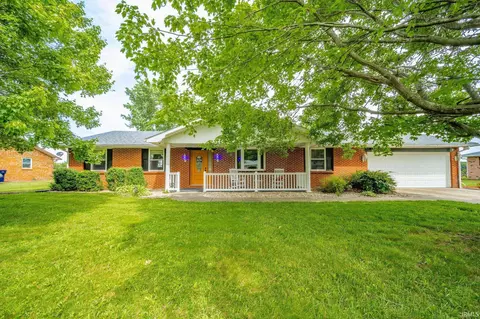 2916 Country Estates Dr, New Castle, IN 47362