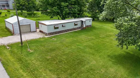 646 W Seitz St, Jasper, IN 47546 photo 2