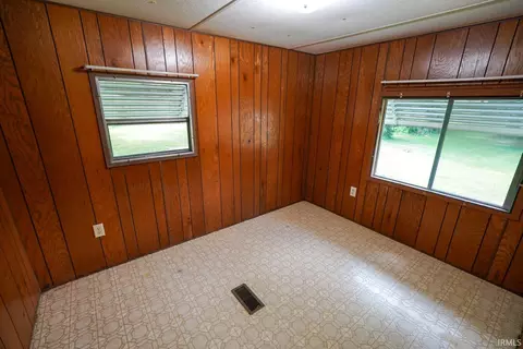 646 W Seitz St, Jasper, IN 47546 photo 8