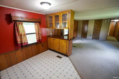 646 W Seitz St, Jasper, IN 47546 photo 3