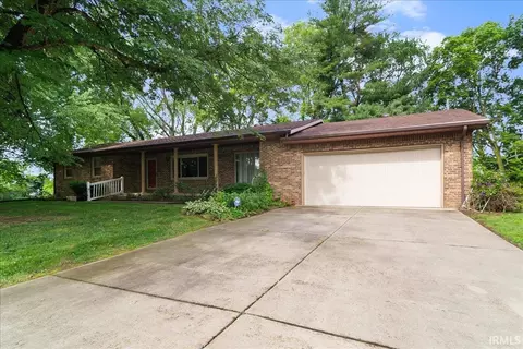 201 S Broadview Cir, Princeton, IN 47670