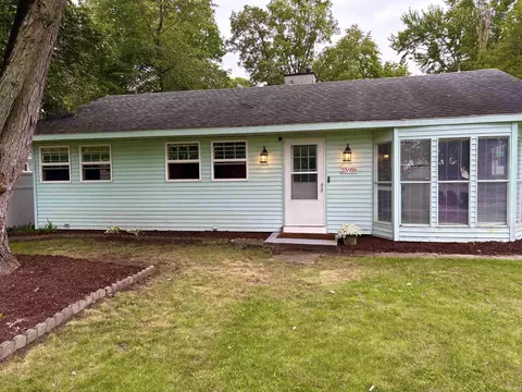 25916 Lake Dr, Elkhart, IN 46514