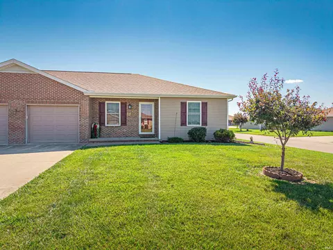 526 S Eighth Ave, Haubstadt, IN 47639