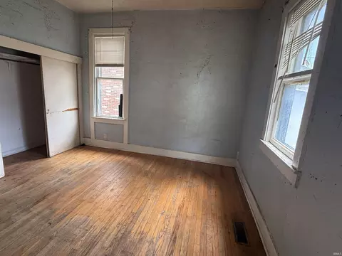 451 E 2nd St, Peru, IN 46970 photo 6