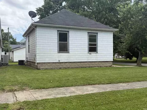 451 E 2nd St, Peru, IN 46970 photo 2