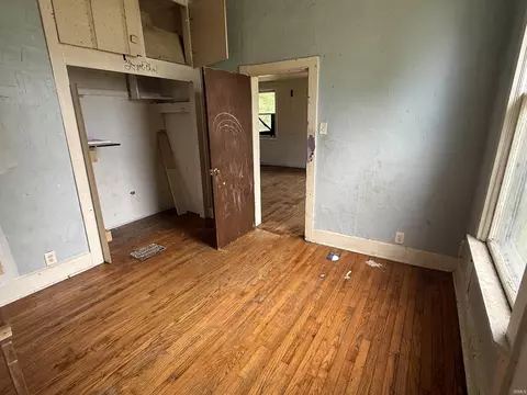 451 E 2nd St, Peru, IN 46970 photo 5