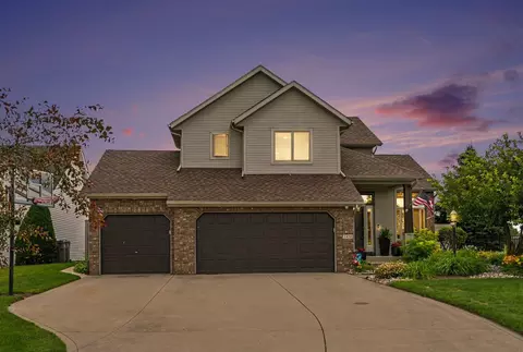 1479 Golf View Dr, Nappanee, IN 46550