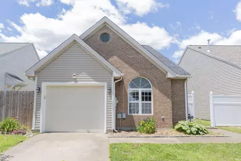 5863 River Walk Cir, Newburgh, IN 47630