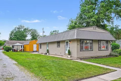 304 S Franklin St, Mentone, IN 46539
