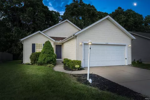 732 Prism Valley Dr, Mishawaka, IN 46544