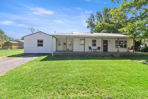 408 N Greenberry St, Sweetser, IN 46987