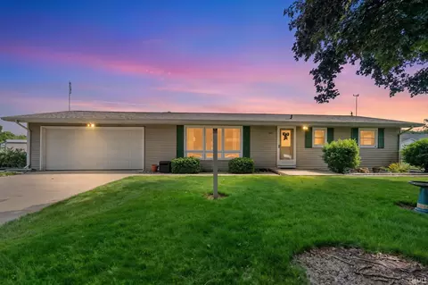 1716 Mayfield Cmn, Goshen, IN 46526