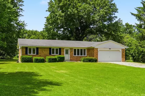 6266 N 900 E Rd, New Carlisle, IN 46552