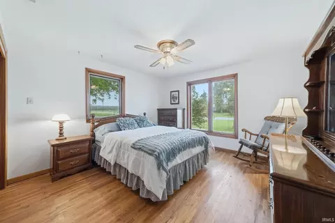 Bedroom - 3724 W Yoder Rd, Yoder, IN 46798 photo 3 of 5