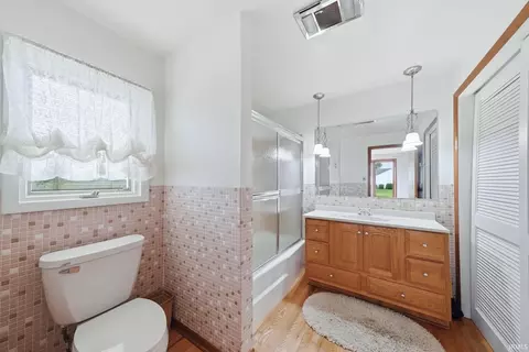 Bath - 3724 W Yoder Rd, Yoder, IN 46798 photo 1 of 3