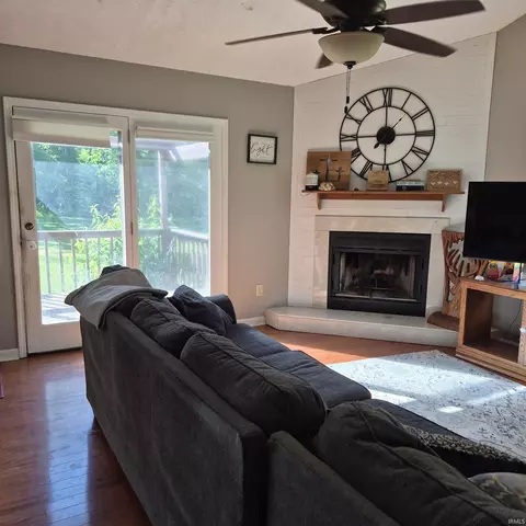 Living - 4236 S Darrell Dr, Bloomington, IN 47403 photo 2 of 3