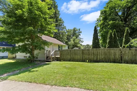1218 Kinyon St, South Bend, IN 46616
