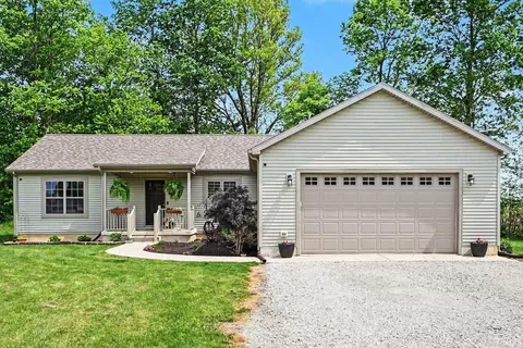 595 S Paradise Dr, Rochester, IN 46975